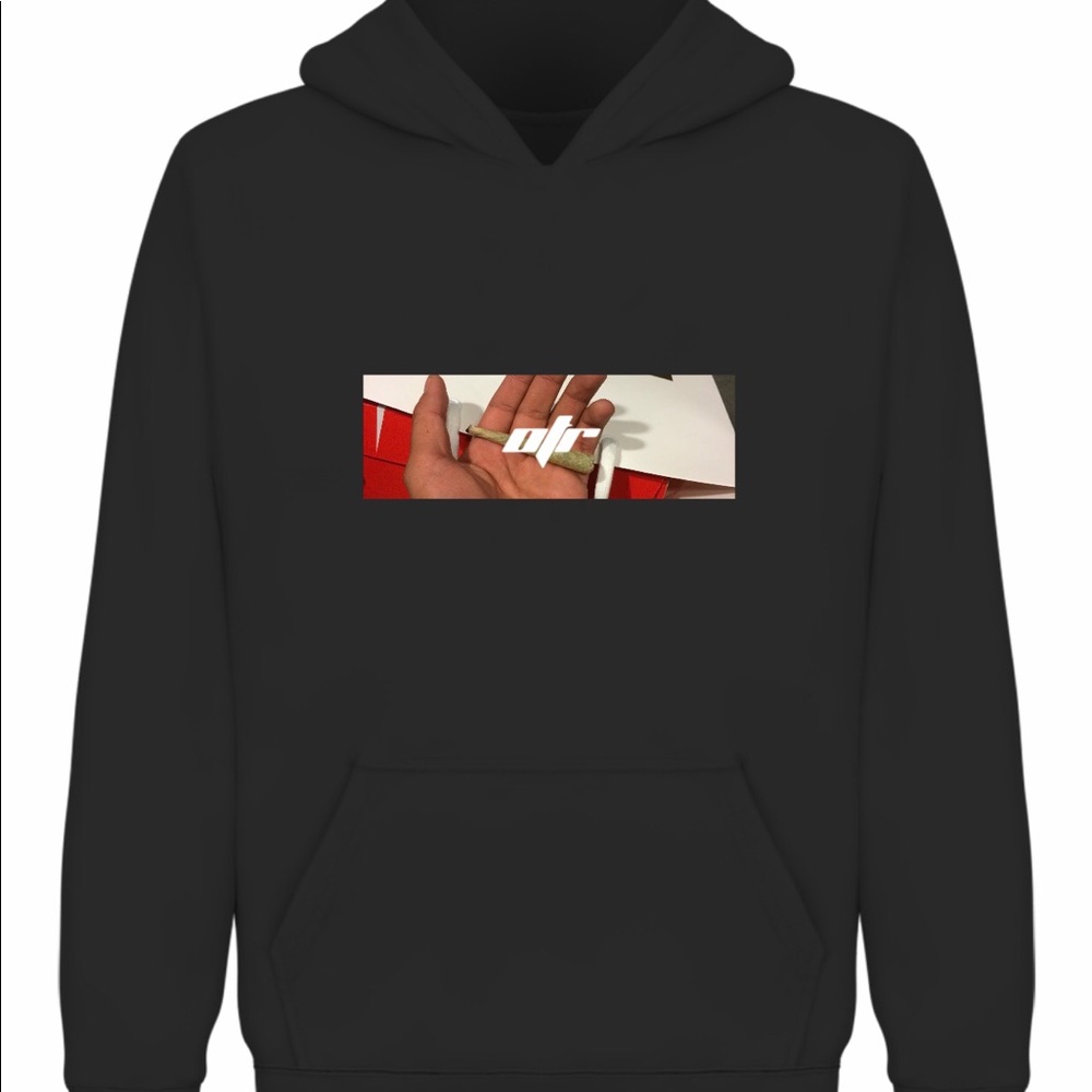 Clothes - Picture 3 of 8